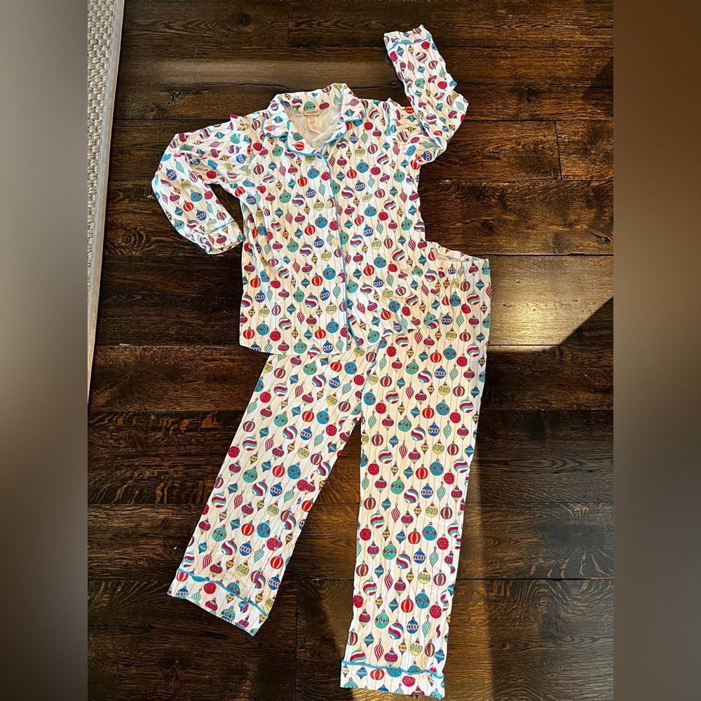 Bedhead Pajama Set, Women’s Large, EUC, Holiday Christmas Ornament design